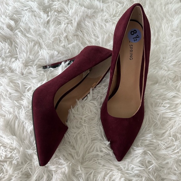 Brand New Never Worn Suede Burgundy Heel Pumps - Picture 1 of 6